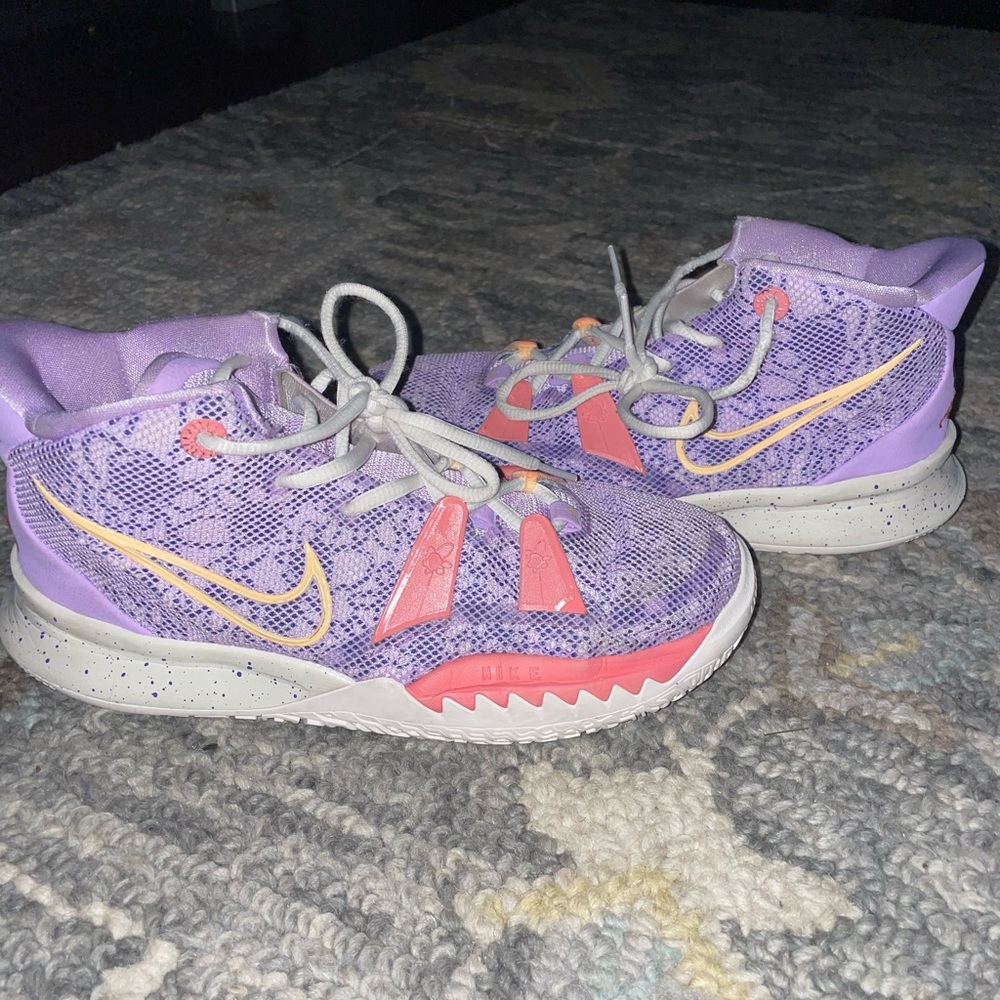 Kyrie 7 “Daughters” Gem